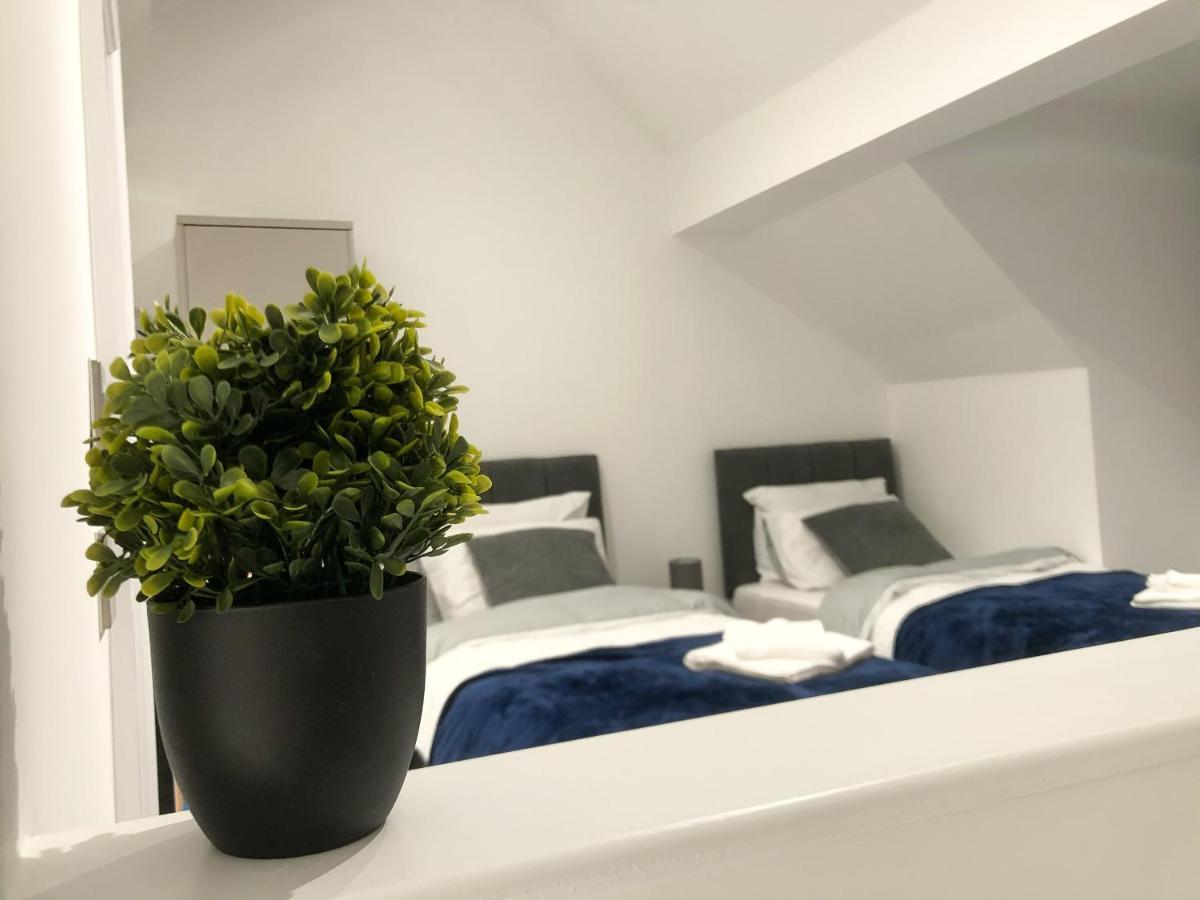 10Min To City - Free Parking - Private Studio - Contractor Friendly Manchester Eksteriør bilde