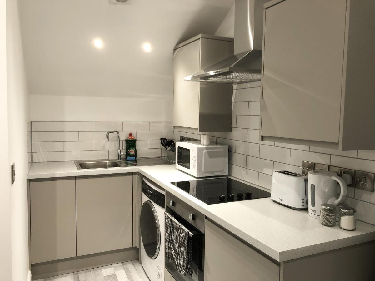 10Min To City - Free Parking - Private Studio - Contractor Friendly Manchester Eksteriør bilde