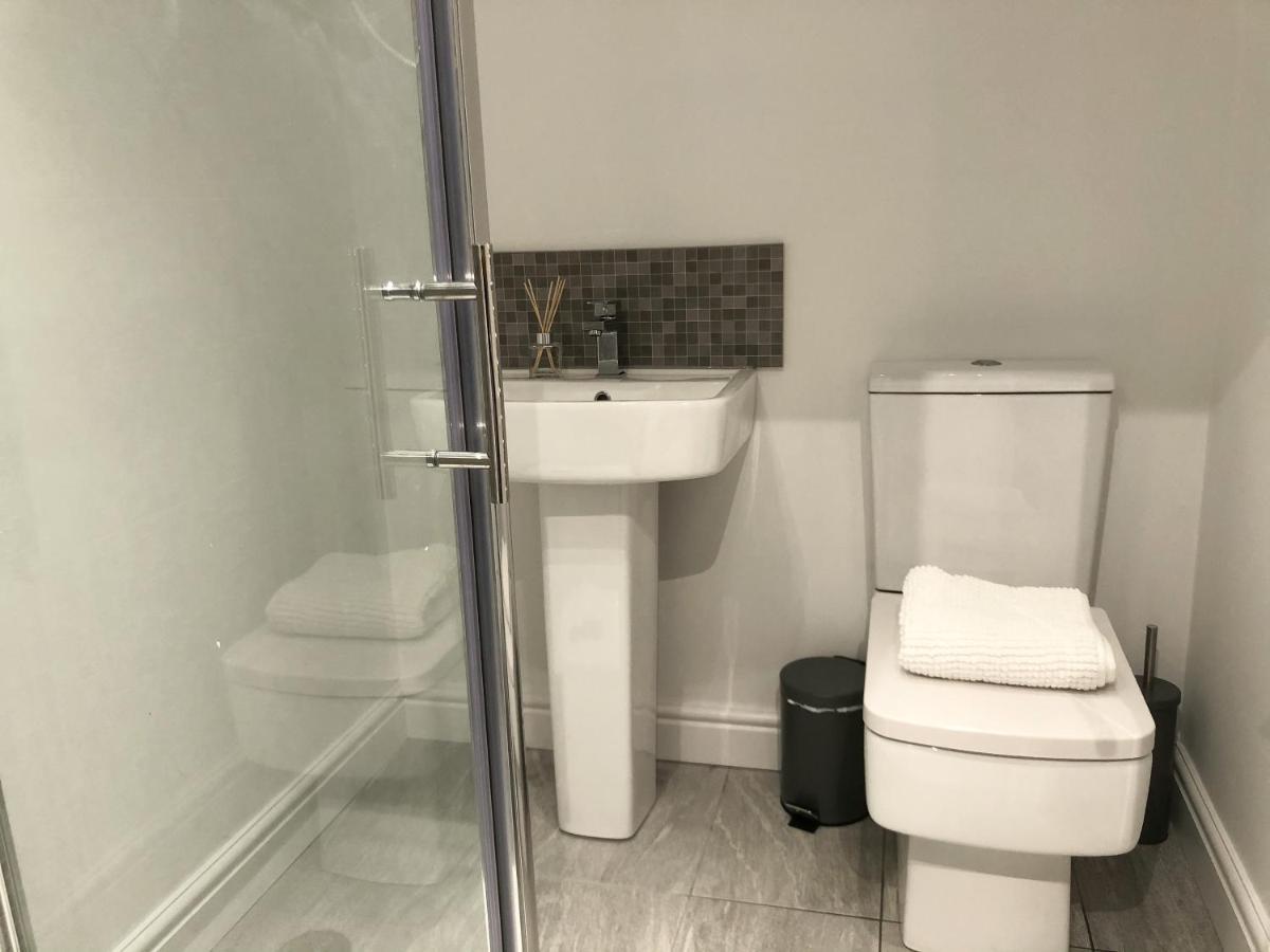 10Min To City - Free Parking - Private Studio - Contractor Friendly Manchester Eksteriør bilde