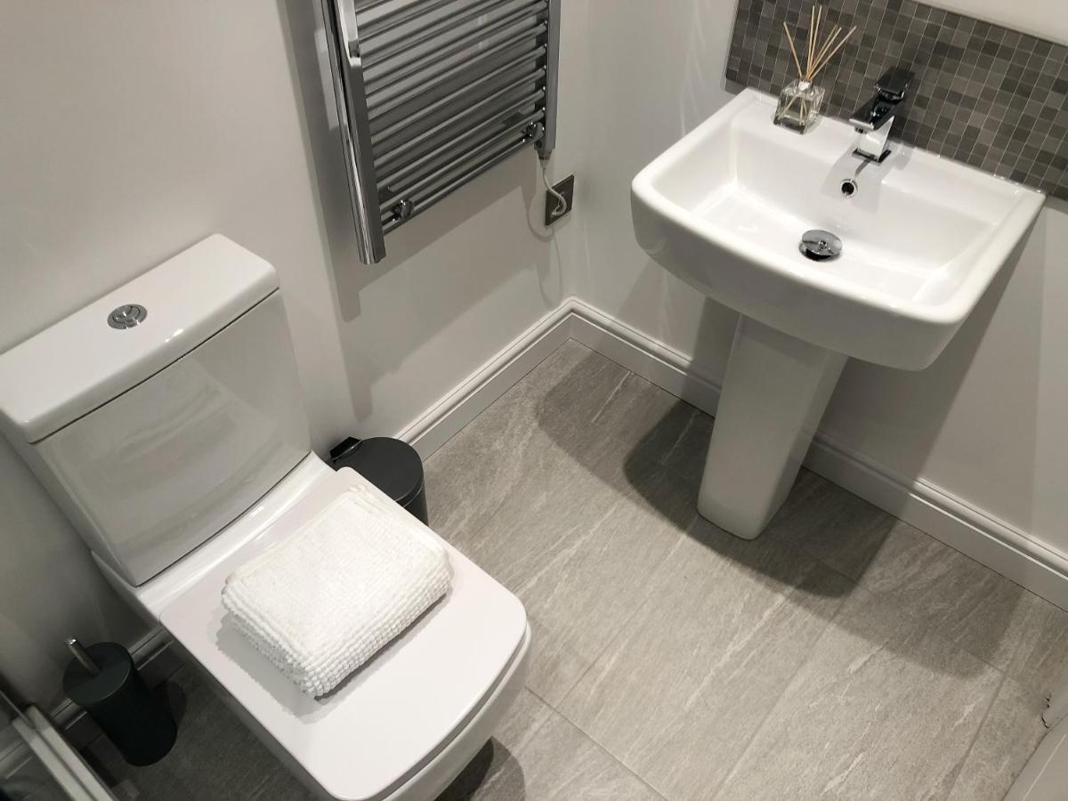 10Min To City - Free Parking - Private Studio - Contractor Friendly Manchester Eksteriør bilde