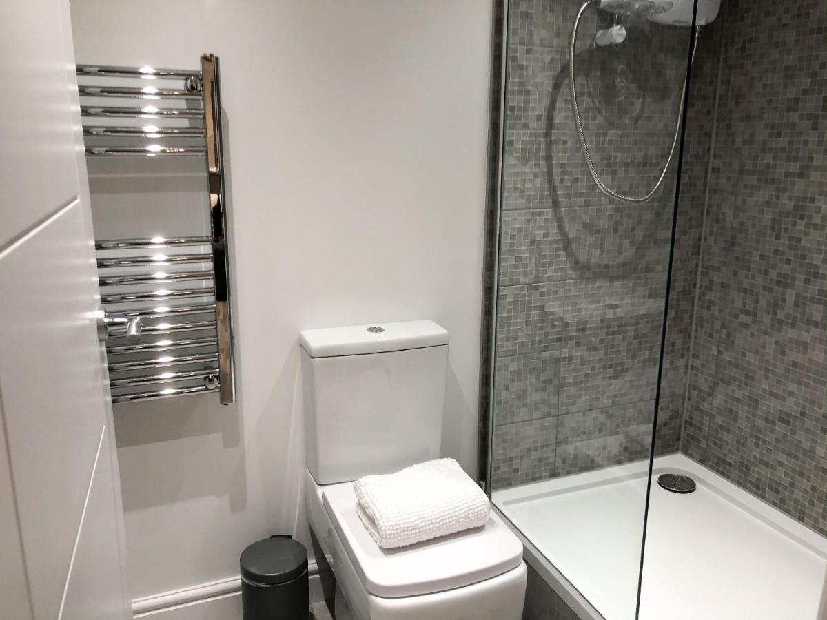 10Min To City - Free Parking - Private Studio - Contractor Friendly Manchester Eksteriør bilde