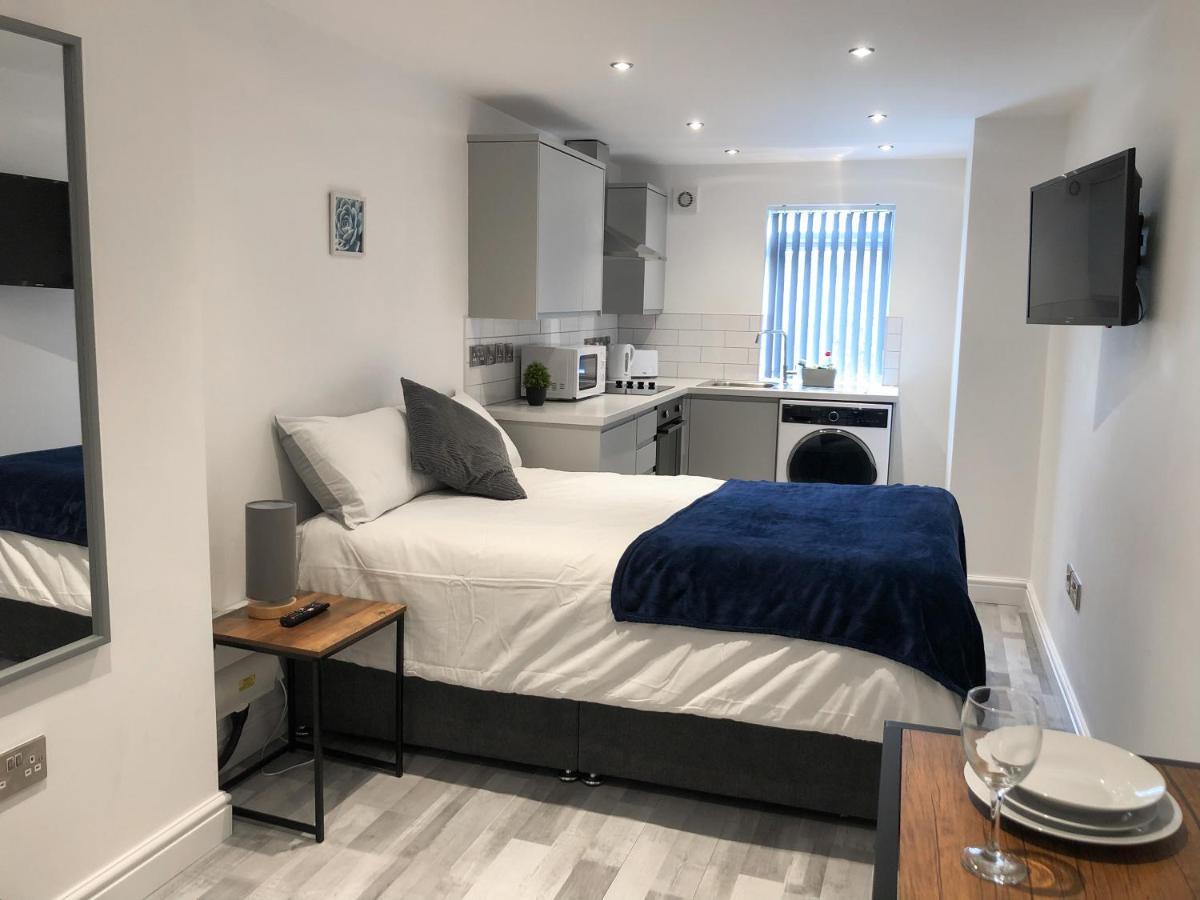 10Min To City - Free Parking - Private Studio - Contractor Friendly Manchester Eksteriør bilde